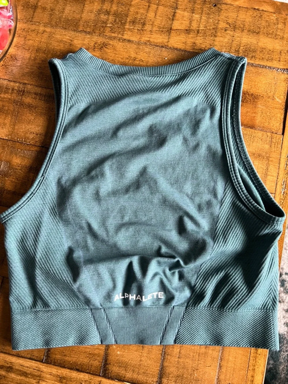 Alphalete Stratus Crop Size Small - Picture 3 of 3